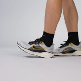 کفش مردانه نایکی ایر زوم پگاسوس 41 سفید طلایی Nike Air Zoom Pegasus 41 HQ3220-100